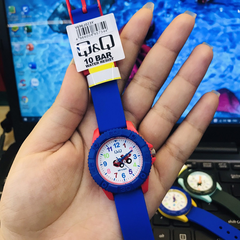 ساعت مچی عقربه ای پسرانه کیو اند کیو مدل VQ96J023Y