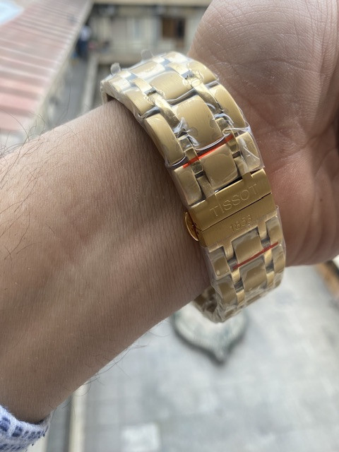 ساعت مردانه تیسوت T035 طلایی